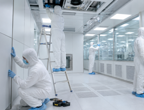 How Cleanroom Constructors Reduce Contamination Risks